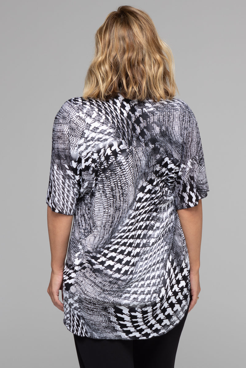 Black and White Net Knit Short Sleeve Kimono